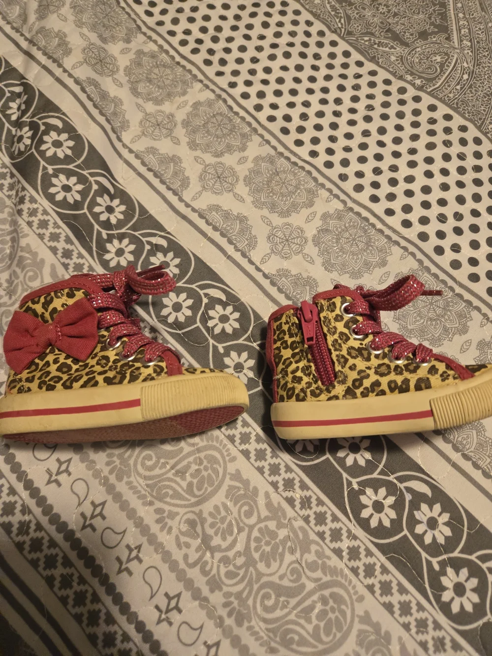 Leopard Print High-Top Kids Sneakers with Glitter Laces - Yellow & Red Size 2